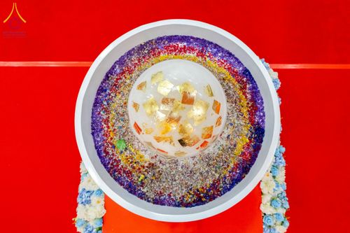 ภาพ No.221418:วันอาทิตย์ที่ 27 เมษายน พ.ศ. 2568 พิธีเจริญพระพุทธมนต์สมโภชดวงแก้วธรรมชัย เนื่องในโอกาสบูชาธรรม 81 ปีหลวงพ่อธัมมชโย อัญเชิญประดิษฐานเนื่องในโอกาสสถาปนาวัดพระธรรมกายไอซ์แลนด์ ณ อาคารปลูกศรัทธา 1 วัดพระธรรมกาย อำเภอคลองหลวง จังหวัดปทุมธานี