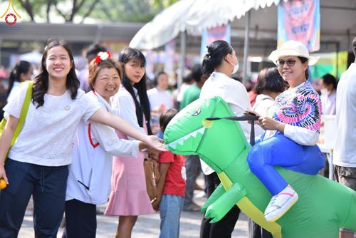 ภาพ No.111273:กิจกรรมงานวันเด็กแห่งชาติ รวมพลังเด็กเก่งและดี สร้างความดีสากล ปีที่ 6 ร่วมจัดโดย เทศบาลเมืองท่าโขลง พุทธสมาคมปทุมธานี องค์การบริหารส่วนตำบลคลองสาม ณ วัดพระธรรมกาย จ.ปทุมธานี วันที่ 13 มกราคม พ.ศ. 2567