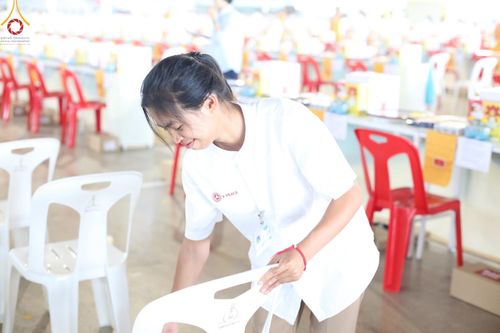 ภาพ No.59683:V.39 ทุ่มสุดใจ ธรรมชัย 80 ปี การเตรียมงาน การปฏิบัติงาน ของเจ้าหน้าที่หน่วยงานต่างๆ เพื่อพิธีฉลองอายุวัฒนมงคล 80 ปี หลวงพ่อธัมมชโย และรับถวายมหาสังฆทาน 10,000 กว่าวัดทั่วประเทศ ในวันคุ้มครองโลก จันทร์ที่ 22 เมษายน พ.ศ. 2567