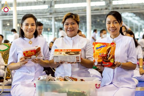 ภาพ No.256813:วันที่ 5 ตุลาคม พ.ศ. 2568 พิธีตักบาตร ข้าวสารอาหารแห้ง ณ บ้านแก้วเรือนทองคุณยายฯ สภาธรรมกายสากล วัดพระธรรมกาย