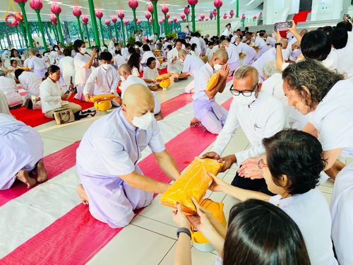 ภาพ No.112330:พิธีบรรพชาอุปสมบท โครงการอุปสมบทหมู่บูชาธรรม 115 ปี คุณยายอาจารย์ฯ, โครงการอุปสมบทหมู่ธรรมทายาท ระดับอุดมศึกษา รุ่นที่ 50 ภาคฤดูหนาว ณ โบสถ์พระไตรปิฎก วัดพระธรรมกาย จ.ปทุมธานี วันเสาร์ที่ 13 มกราคม พ.ศ. 2567