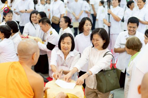 ภาพ No.276731:วันเสาร์ที่ 6 ธันวาคม พ.ศ. 2568 พิธีมุทิตาสักการะ เนื่องในโอกาสที่พระเดชพระคุณพระพรหมดิลก เจ้าอาวาสวัดสามพระยา วรวิหาร เมตตาเป็นประธานในพิธีตั้งฐานานุกรมใน พระราชวิเทศวชิรเวที (บัณฑิต วรปญฺโญ) ผู้ช่วยเจ้าอาวาสวัดพระธรรมกาย (ไวโรจน์ วิโรจโน) ผู้ช่วยเจ้าอา