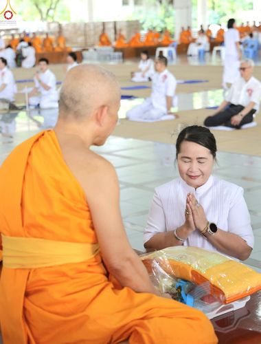 ภาพ No.231942:วันที่ 5 กรกฎาคม พ.ศ. 2568 พิธีถวายภัตตาหารเมนูสวรรค์ เพื่อการบรรลุธรรม ณ หอฉันคุณยายอาจารย์ฯ วัดพระธรรมกาย