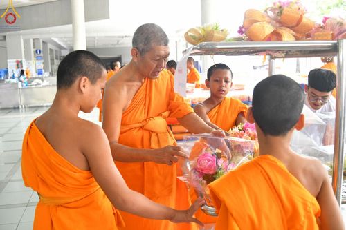 ภาพ No.182383:พิธีถวายภัตตาหารเมนูสวรรค์ "เพื่อการบรรลุธรรม" วันเสาร์ที่ 14 ธันวาคม พ.ศ. 2567 ณ หอฉันคุณยายอาจารย์ฯ วัดพระธรรมกาย