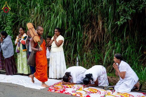 ภาพ No.226293:วันที่ 7-10 พฤษภาคม พ.ศ. 2568 โครงการเดินธรรมยาตรา สยาม-ลังกา ธรรมยาตรา ฉลองเทศกาลวิสาขบูชาแห่งชาติ ศรีลังกา บูชาธรรม 81 ปี หลวงพ่อธัมมชโย เมืองนูวราอิลิยา ประเทศศรีลังกา