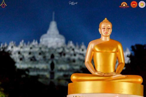 ภาพ No.224521:วันจันทร์ที่ 12 พฤษภาคม พ.ศ. 2568  ชาวพุทธในอินโดนีเซีย ร่วมฉลองวิสาขบูชาจุดประทีปกว่า 200,000 ดวง ณ พระมหาเจดีย์บรมพุทโธ  เจริญพุทธมนต์ถวาย “พระวชิรเกล้าเจ้าอยู่หัว”