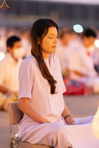 ภาพ No.204549:พิธีจุดประทีปถวายเป็นพุทธบูชา และบูชาธรรมมหาปูชนียาจารย์ ณ วัดพระธรรมกาย ตำบลคลองสาม อำเภอคลองหลวง จังหวัดปทุมธานี ในโครงการธรรมยาตรา กตัญญูบูชา มหาปูชนียาจารย์ พระมงคลเทพมุนี(สด จนฺทสโร) พระผู้ปราบมาร ปีที่ 13 วันที่ 31 มกราคม พ.ศ. 2568