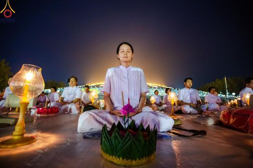 ภาพ No.170283:พิธีลอยกระทงธรรม ณ สระเศรษฐีทะเลบุญ มหาวิหารพระมงคลเทพมุนีฯ วัดพระธรรมกาย วันศุกร์ที่ 15 พฤศจิกายน พ.ศ.2567 (วันเพ็ญ 15 ค่ำ เดือน 12)