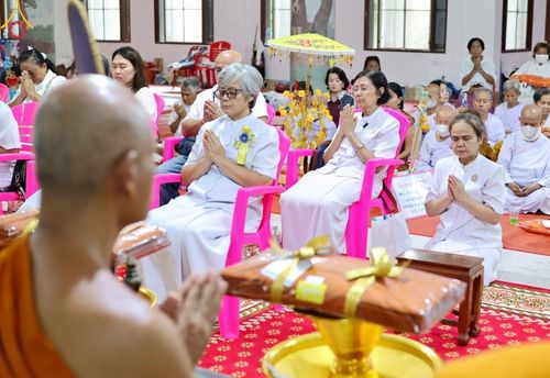 ภาพ No.164203:พิธีทอดกฐินวัดสามพราน จ.นครปฐม ในโครงการกฐินสามัคคีทั่วไทย 30,000 วัด บูชาธรรม 80 ปี หลวงพ่อธัมมชโย โดย คณะศิษยานุศิษย์วัดพระธรรมกาย วันที่ 20 ตุลาคม พ.ศ. 2567