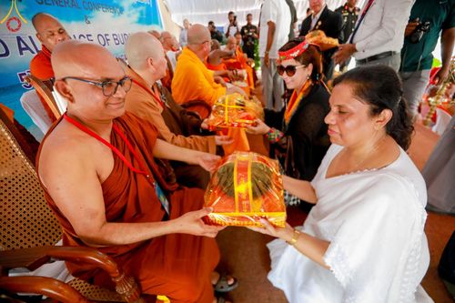 ภาพ No.142505:พิธีถวายมหาสังฆทานพระนานาชาติ 100 รูป ณ วัดนาคทีปะ ราชมหาวิหาร  เกาะนาคทีปะ คาบสมุทร จัฟฟ์น่า จังหวัดเหนือ ประเทศศรีลังกา  วันเสาร์ที่ 22 มิถุนายน พ.ศ. 2567