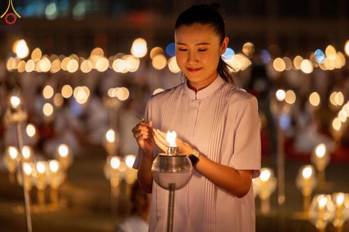 ภาพ No.125000:พิธีเวียนประทักษิณและจุดมาฆประทีป (ชุดที่ 2) ในวันมาฆบูชา เสาร์ที่ 24 กุมภาพันธ์ พ.ศ. 2567 ณ พระมหาธรรมกายเจดีย์ วัดพระธรรมกาย