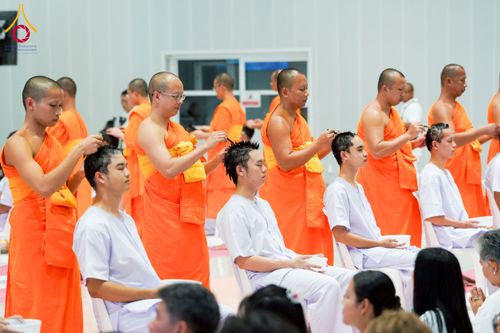 ภาพ No.216591:วันเสาร์ที่ 5 เมษายน พ.ศ. 2568 พิธีปลงผมธรรมทายาท โครงการบรรพชาอุปสมบทหมู่ธรรมทายาทอุดมศึกษารุ่น 52 ณ วัดพระธรรมกาย จ.ปทุมธานี