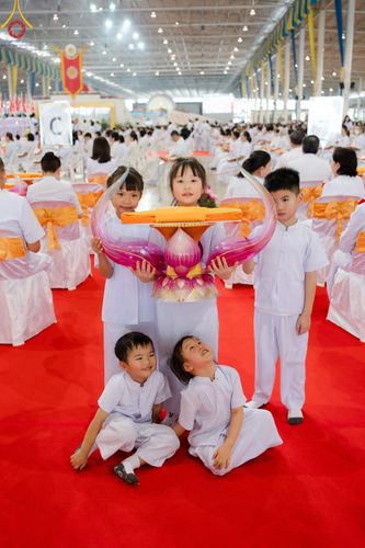 ภาพ No.160108:พิธีทอดผ้าป่าสมทบกฐินวัดพระธรรมกาย และสมทบกฐิน 30,000 วัดทั่วไทย ครั้งที่ 3 ณ สภาธรรมกายสากล วัดพระธรรมกาย วันพฤหัสบดีที่ 10 ตุลาคม พ.ศ. 2567