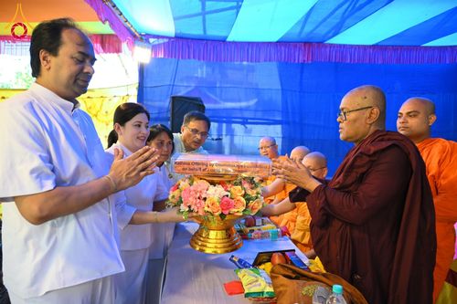 ภาพ No.179402:พิธีทอดกฐินสมทบ ณ วัดสันตินิเกตัน (Santiniketan Temple) เมืองกัลกัตตา ประเทศอินเดีย วันที่ 9 พฤศจิกายน พ.ศ. 2567 เพื่อสร้างโรงพยาบาลสำหรับชุมชน Santiniketan Ambedga Buddhist welfare mission