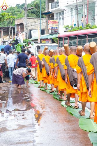 ภาพ No.140669:PhotoStory มหาศรัทธา ธรรมยาตราศรีลังกา EP.4 โครงการสยาม-ลังกา ธรรมยาตรา ฉลองเทศกาลวิสาขบูชาแห่งชาติ ศรีลังกา  บูชาธรรม 80 ปีหลวงพ่อธัมมชโย เส้นทางจาก เมืองดัมบูลลา ไปยัง เมืองมาตะเล  ตั้งแต่วันที่ 17-20 พฤษภาคม พ.ศ. 2567