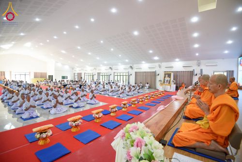 ภาพ No.278081:วันเสาร์ที่ 6 ธันวาคม พ.ศ. 2568 พิธีเวียนประทักษิณ ขอขมามอบผ้าไตร บรรพชาอุปสมบทหมู่ธรรมทายาท จำนวน 53 รูป โครงการอุปสมบทหมู่ รุ่นบูชาธรรมมหาปูชนียาจารย์ ประจำปี 2568 จังหวัดสระบุรี