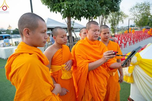 ภาพ No.185559:V.47 เบื้องหลังของเบื้องหน้า งานตักบาตรพระ 10,000 รูป ณ จ.กาญจนบุรี วันที่ 20-21 ธันวาคม พ.ศ. 2567