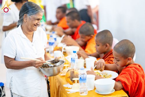 ภาพ No.175888:พิธีทอดผ้าป่าสมทบกฐิน ณ วัดธัมเมสวา รามายา มาตะเล ศรีลังกา โดยมูลนิธิธรรมกาย ในนามหลวงพ่อธัมมชโย วันที่ 9 พฤศจิกายน พ.ศ. 2567