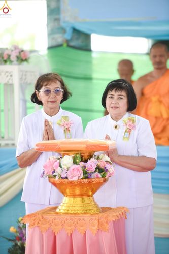 ภาพ No.249370:วันที่ 28 กันยายน พ.ศ. 2568 พิธีทอดผ้าป่าแผ่นบันมงคลมหาเศรษฐี อาคาร 80 ปี หลวงพ่อธัมมชโย ณ ศูนย์ปฏิบัติธรรมวิหารแดง ต.เจริญธรรม อ.วิหารแดง จ.สระบุรี