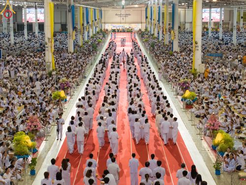 ภาพ No.167688:พิธีทอดกฐิน และ พิธีกรานกฐิน ในวันอาทิตย์ที่ 3 พฤศจิกายน พ.ศ. 2567 ณ วัดพระธรรมกาย จ.ปทุมธานี