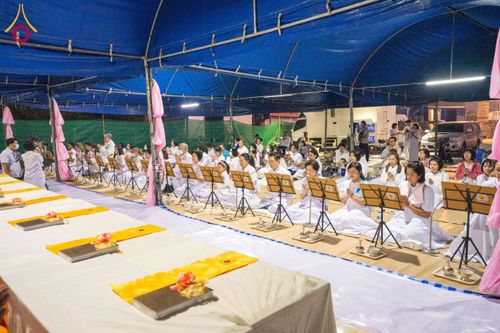 ภาพ No.191010:พิธีถวายภัตตาหารเป็นสังฆทาน แด่พระธรรมยาตรา ณ อนุสรณ์สถานคลองบางนางแท่น อ.สามพราน จ.นครปฐม ในโครงการธรรมยาตรา กตัญญูบูชา มหาปูชนียาจารย์ พระมงคลเทพมุนี(สด จนฺทสโร) พระผู้ปราบมาร อนุสรณ์สถาน 7 แห่ง ปีที่ 13 วันที่ 8 มกราคม พ.ศ. 2568