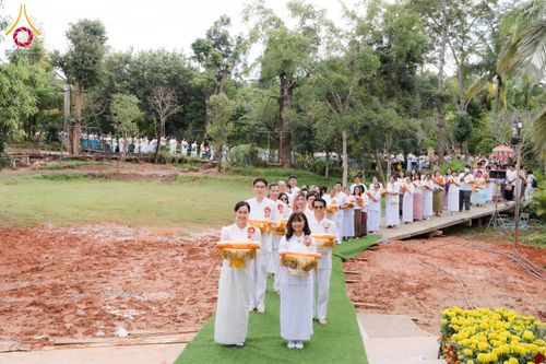 ภาพ No.165631:พิธีทอดกฐินศูนย์ปฏิบัติธรรมแก้วภูเรือ จ.เลย ในโครงการกฐินสามัคคีทั่วไทย 30,000 วัด บูชาธรรม 80 ปี หลวงพ่อธัมมชโย โดยคณะศิษยานุศิษย์วัดพระธรรมกาย วันที่ 20 ตุลาคม พ.ศ. 2567