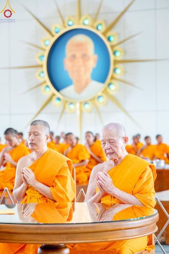 ภาพ No.152950:พิธีถวายภัตตาหารเมนูสวรรค์ ในพรรษาแห่งการเข้าถึงธรรม วันอังคารที่ 10 กันยายน พ.ศ. 2567 ครบรอบ 24 ปี วันละสังขาร คุณยายอาจารย์มหารัตนอุบาสิกาจันทร์ ขนนกยูง ณ หอฉันคุณยายอาจารย์ฯ วัดพระธรรมกาย