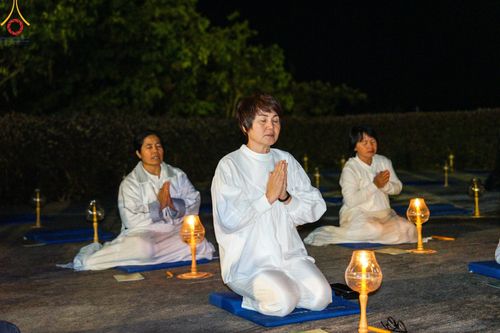 ภาพ No.125303:พิธีจุดโคมมาฆประทีป เพื่อถวายเป็นพุทธบูชา ณ เจดีย์สวรรค์ วัดบ้านขุน  อำเภอฮอด จังหวัดเชียงใหม่ วันเสาร์ที่ ๒๔ กุมภาพันธ์ พ.ศ. ๒๕๖๗