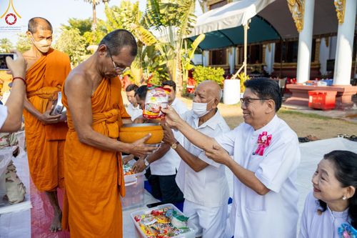 ภาพ No.131800:พิธีถวายสังฆทาน 323 วัด 4 จังหวัดชายแดนภาคใต้ ปีที่ 20 ครั้งที่ 167 และ พิธีมอบกองทุนหนุนแรงใจช่วยครูใต้ ปีที่ 17 ครั้งที่ 132 วันเสาร์ที่ 23 มีนาคม พ.ศ. 2567 ณ วัดมุจลินทวาปีวิหารพระอารามหลวง อ.หนองจิก จ.ปัตตานี