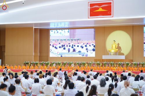 ภาพ No.138786:พิธีถวายกองทุนสนับสนุน การสร้างพระไตรปิฎกฉบับธรรมชัย และอนุรักษ์คัมภีร์ใบลาน น้อมบูชาธรรมหลวงพ่อธัมมชโย 80 ปี ณ ห้องแก้วสารพัดนึก 2 วัดพระธรรมกาย วันเสาร์ที่ 1 มิถุนายน พศ. 2567