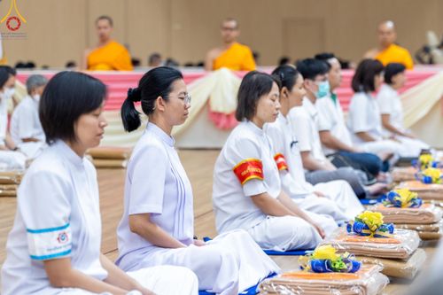 ภาพ No.180799:พิธีถวายภัตตาหารเมนูสวรรค์ และพิธีถวายอุปกรณ์กันหนาว แด่คณะพระภิกษุสามเณรวัดพระธรรมกาย วันอาทิตย์ที่ 8 ธันวาคม พ.ศ.2567 ณ สภาธรรมกายสากล วัดพระธรรมกาย