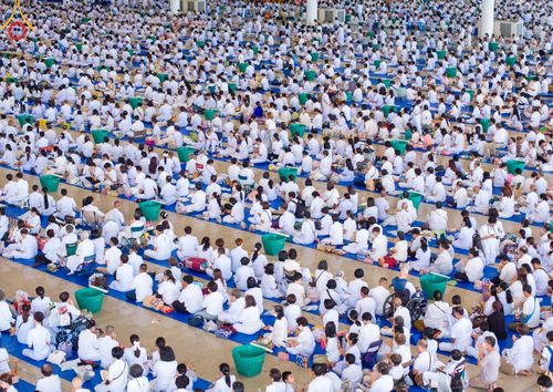 ภาพ No.124410:พิธีตักบาตรในวันมาฆบูชา ณ บ้านแก้วเรือนทองคุณยายฯ วัดพระธรรมกาย จ.ปทุมธานี วันเสาร์ที่ 24 กุมภาพันธ์ พ.ศ. 2567