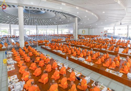 ภาพ No.147735:พิธีถวายภัตตาหารเมนูสวรรค์ ในพรรษาแห่งการเข้าถึงธรรม วันเสาร์ที่ 10 สิงหาคม พ.ศ. 2567 ณ หอฉันคุณยายอาจารย์ฯ วัดพระธรรมกาย