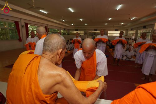ภาพ No.179927:พิธีบรรพชาสามเณรและอุปสมบท โครงการบรรพชาอุปสมบทหมู่บูชาธรรมมหาปูชนียจารย์ ณ วัดพระธาตุจอมทอง และ วัดพระธาตุศรีโคมคำ อ.เมือง จ.พะเยา วันอังคารที่ ๓ ธันวาคม พ.ศ. ๒๕๖๗