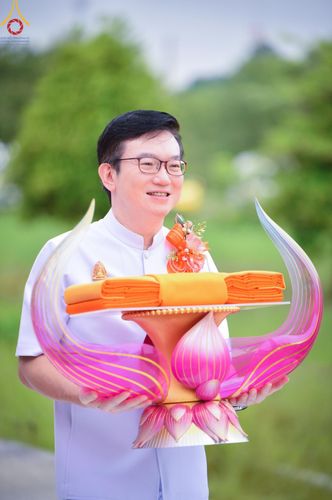 ภาพ No.146643:พิธีทอดผ้าป่าสร้างหลังคาอาคาร 80 ปี หลวงพ่อธัมมชโย ณ ศูนย์ปฎิบัติธรรมวิหารแดง จังหวัดสระบุรี วันอาทิตย์ที่ 28 กรกฎาคม พ.ศ. 2567