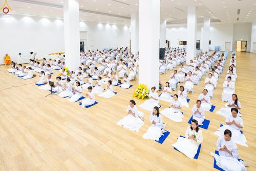 ภาพ No.242708:วันที่ 29-31 สิงหาคม พ.ศ. 2568 องค์กรภาคีเครือข่าย “บวร” (บ้าน-วัด-โรงเรียน-ราชการ) อ.คลองหลวง จัดบวชอุบาสิกาแก้ว ถวายพระราชกุศลแด่สมเด็จพระพันปีหลวง - กตัญญูบูชาแด่ผู้มีพระคุณ