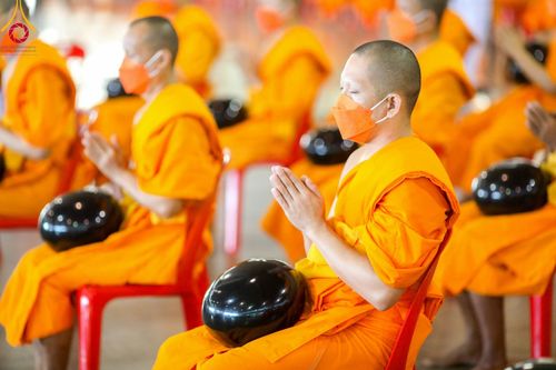 ภาพ No.92097:พิธีตักบาตร ในวันทอดกฐินสามัคคี ประจำปีพุทธศักราช 2566 วันอาทิตย์ต้นเดือนที่ 5 พฤศจิกายน พ.ศ. 2566 ณ สภาธรรมกายสากล วัดพระธรรมกาย จ.ปทุมธานี