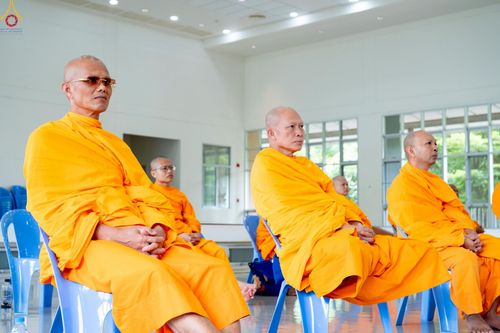 ภาพ No.239881:วันที่ ๒๒ - ๒๔ สิงหาคม พ.ศ. ๒๕๖๘ สัมมนารวมใจผู้นำบุญ บูชาธรรม ๘๑ ปี หลวงพ่อธัมมชโย กฐินสามัคคีทั่วไทย ๓๐,๐๐๐ วัด โครงการอุปสมบทบูชาธรรมมหาปูชนียาจารย์ ๓,๐๐๐ รูป รุ่นที่ ๑