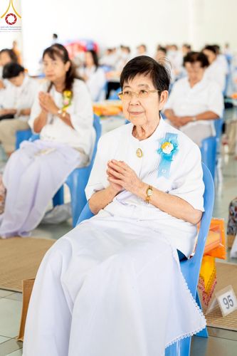 ภาพ No.220683:วันเสาร์ที่ 26 เมษายน พ.ศ.2568 (วันพระ แรม 15 ค่ำ เดือน 5) พิธีถวายภัตตาหารเมนูสวรรค์ "เพื่อการบรรลุธรรม" และ พิธีบุพเปตพลี ครั้งที่ 163 ร่วมอุทิศบุญแด่หมู่ญาติที่ล่วงลับไปแล้ว และสืบทอดอายุพระพุทธศาสนา ณ หอฉันคุณยายอาจารย์ฯ วัดพระธรรมกาย