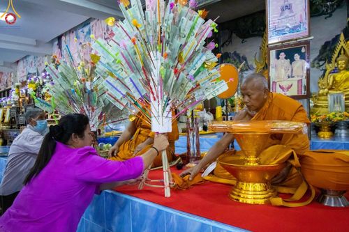 ภาพ No.92977:พิธีทอดกฐินสามัคคีทั่วไทย 5,000 วัด โดยคณะศิษยานุศิษย์วัดพระธรรมกาย น้อมบูชาธรรม 79 ปี หลวงพ่อธัมมชโย ณ วัดทรงศิรินาวาส จ.บุรีรัมย์ วันที่ 8 พฤศจิกายน พ.ศ.2566
