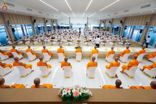 ภาพ No.127819:พิธีถวายภัตตาหารเป็นสังฆทาน แด่คณะพระธรรมยาตราฯ ในโครงการธรรมยาตราอัญเชิญพระบรมสารีริกธาตุ ประดิษฐาน ณ มหารัตนเจดีย์สิริปทุมสวรรค์ อ.บางกล่ำ จ.สงขลา วันที่ 9 มีนาคม พ.ศ. 2567