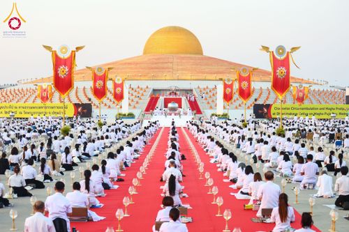 ภาพ No.207701:พิธีเวียนประทักษิณและจุดมาฆประทีป ในวันมาฆบูชา วันพุธที่ 12 กุมภาพันธ์ พ.ศ. 2568 ณ พระมหาธรรมกายเจดีย์ วัดพระธรรมกาย
