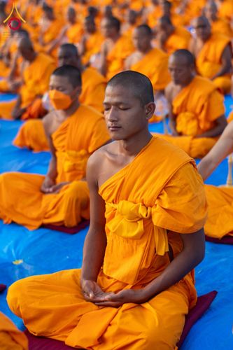 ภาพ No.132329:พิธีจุดโคมประทีปถวายเป็นพุทธบูชา ในโครงการบรรพชา 1,250 รูป ณ แดนประสูติ สวนลุมพินี ประเทศเนปาล วันที่ 17 มีนาคม พ.ศ. 2567