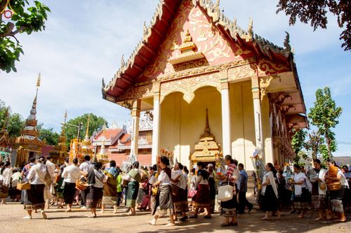 ภาพ No.271730:วันอาทิตย์ที่ 26 ตุลาคม พ.ศ. 2568 กฐินสมทบวัดต่างประเทศ โดยคณะศิษยานุศิษย์ บูชาธรรม 81 ปี  หลวงพ่อธัมมชโย ณ วัดสีอัมพอน นครเวียงจันทน์ สปป.ลาว