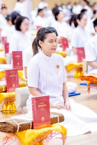 ภาพ No.228305:วันอาทิตย์ที่ 8 มิถุนายน พ.ศ. 2568 พิธีถวายทุนสนับสนุนพระไตรปิฎกฉบับธรรมชัย และอนุรักษ์คัมภีร์โบราณ ณ ห้องแก้วสารพัดนึก 2 วัดพระธรรมกาย