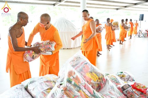 ภาพ No.225907:วันเสาร์ที่ 24 พฤษภาคม พ.ศ. 2568 พิธีถวายสังฆทาน 323 วัด ปีที่ 21 ครั้งที่ 177 พิธีมอบกองทุนหนุนแรงใจช่วยครูใต้ ปีที่ 18 ครั้งที่ 141 และพิธีทำบุญอุทิศส่วนกุศลให้ผู้วายชนม์ ณ ศูนย์ปฏิบัติธรรมภาคใต้ จ.สงขลา