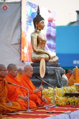 ภาพ No.312704:วันอาทิตย์ที่ 8 มีนาคม พ.ศ.2569 ทำบุญเมืองนครราชสีมา 558 ปี ตักบาตรพระ 10,000 รูป (ภาพชุดที่ 2)