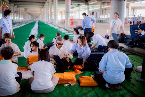 ภาพ No.219059:วันที่ 19-21 เมษายน พ.ศ. 2568 การเตรียมงานในลานธรรม , วิหารคด เพื่องานวันคุ้มครองโลก 22 เมษายน พ.ศ. 2568