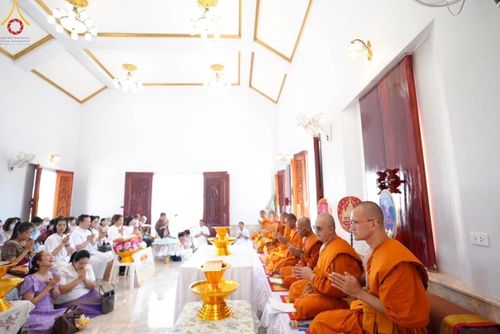 ภาพ No.167187:พิธีทอดกฐิน ณ วัดป่าสวนพฤกษชาติ ต.ทุ่งโพธิ์ อ.นาดี จ.ปราจีนบุรี ในโครงการกฐินสามัคคีทั่วไทย 30,000 วัด บูชาธรรม 80 ปี หลวงพ่อธัมมชโย โดยคณะศิษยานุศิษย์วัดพระธรรมกาย วันที่ 24 ตุลาคม พ.ศ. 2567