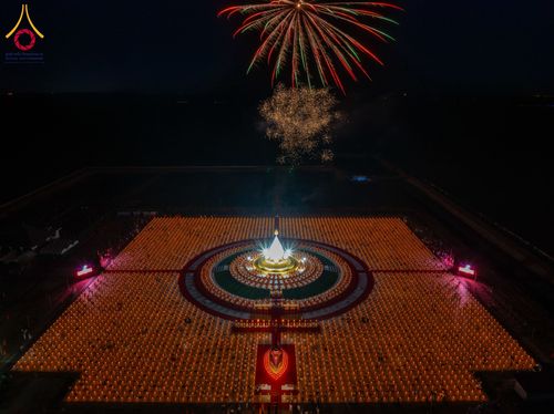 ภาพ No.211711:วันอาทิตย์ที่ 16 มีนาคม พ.ศ. 2568 พิธีจุดประทีปถวายเป็นพุทธบูชา ฉลองปทุมเจดีย์ (เจดีย์พระพุทธเจ้า 5 พระองค์) ณ ศูนย์อบรมเยาวชนปัตตานี